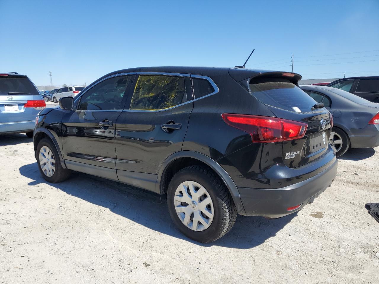 2019 Nissan Rogue - Image 2