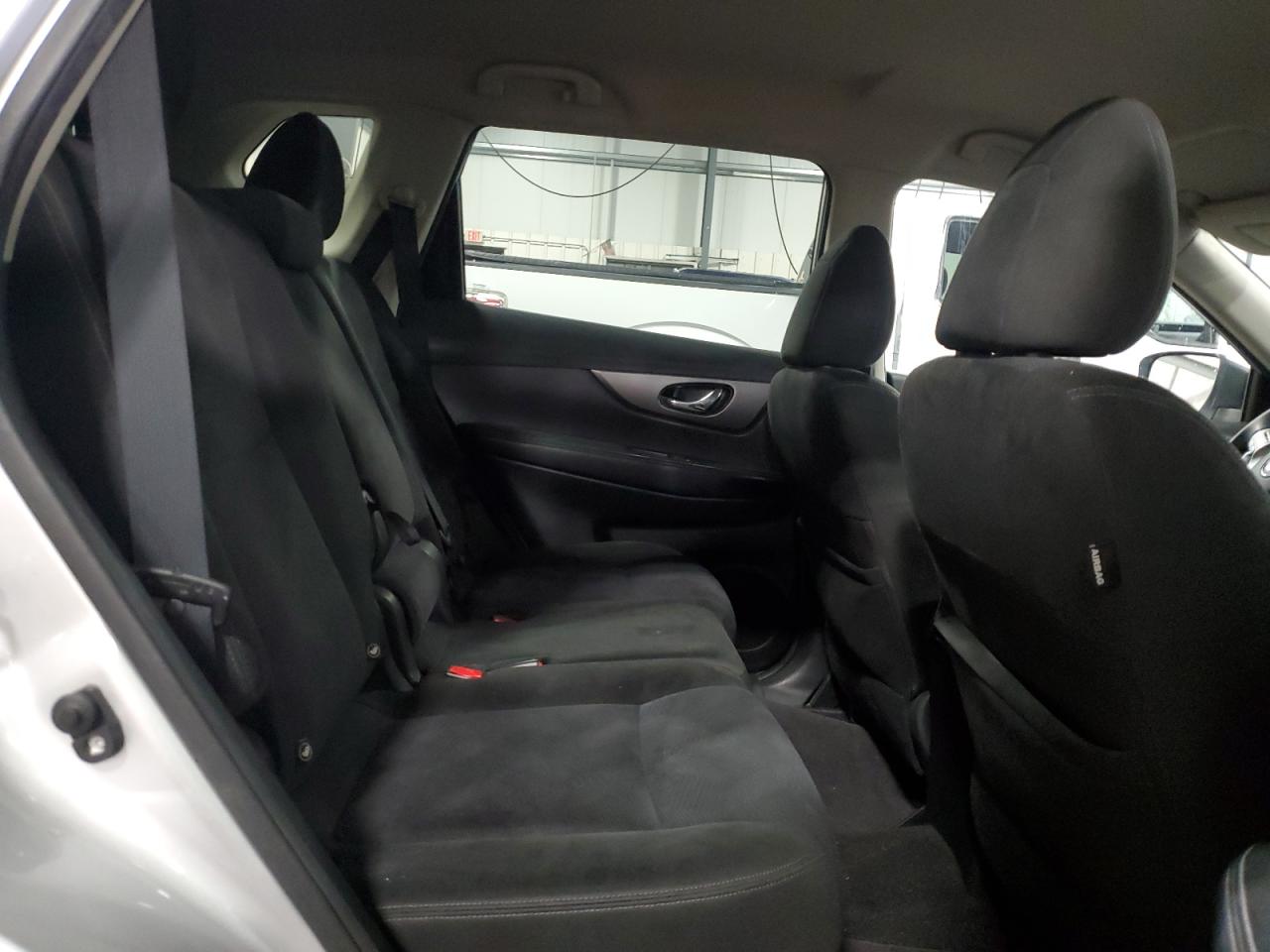 2015 Nissan Rogue - Image 11