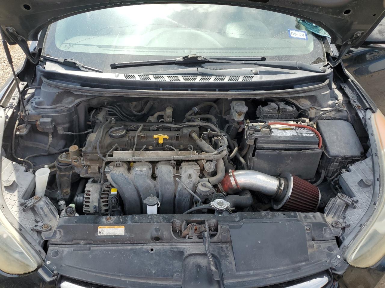 2011 Hyundai Elantra - Image 11