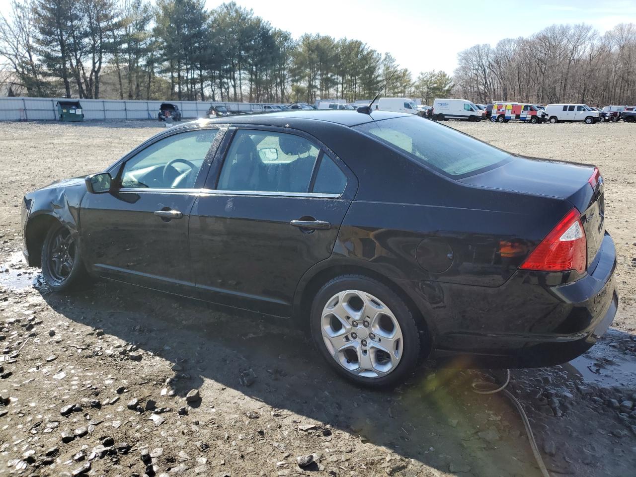 2011 Ford Fusion - Image 2
