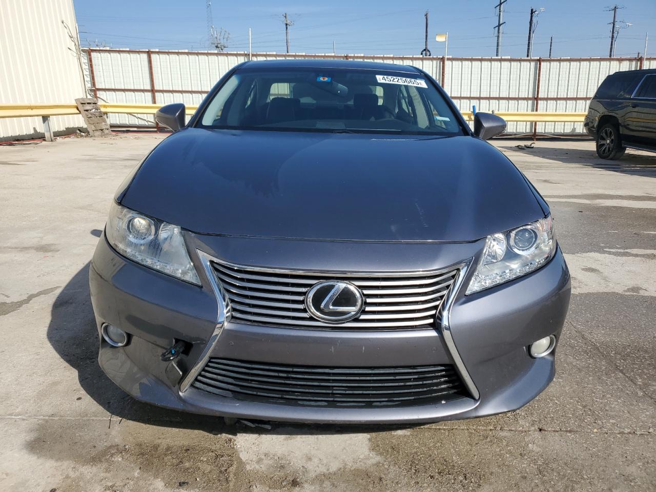 2013 Lexus ES - Image 5