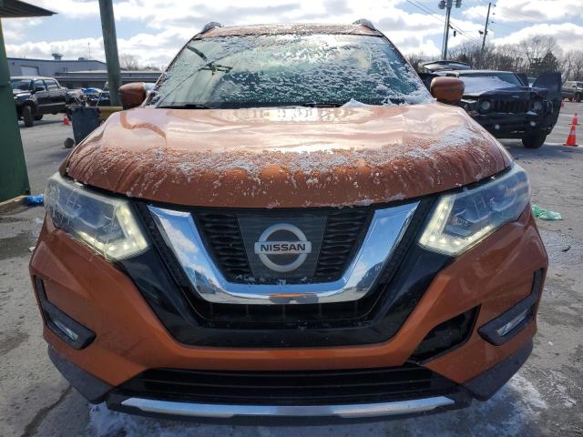  NISSAN ROGUE 2017 Оранжевый