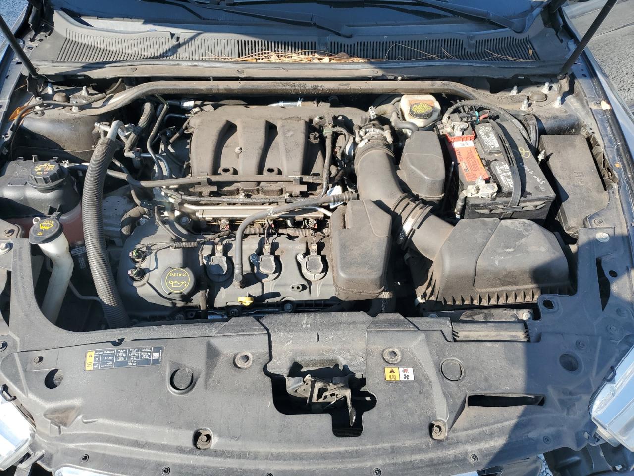 2017 Ford Taurus - Image 11