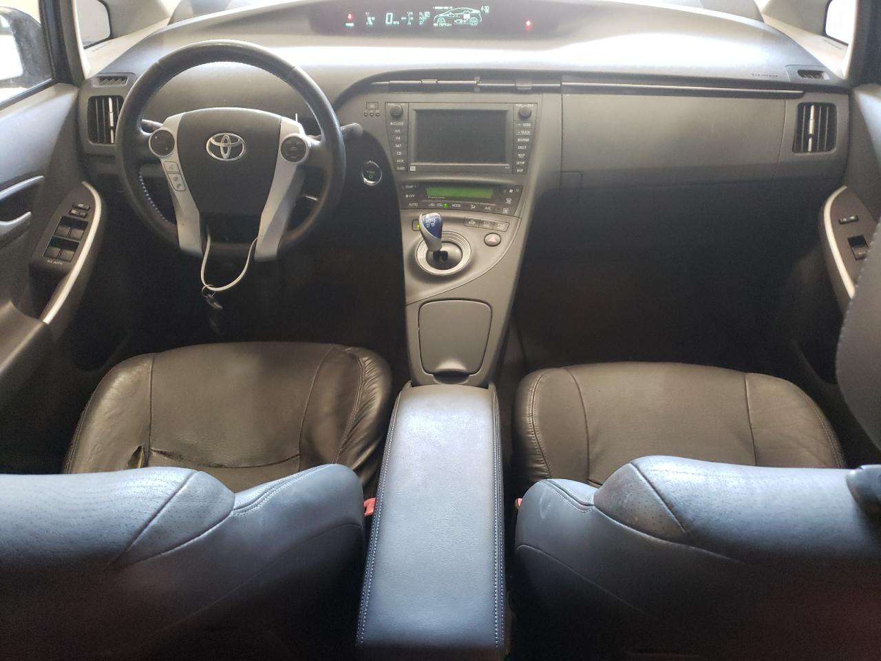 2011 Toyota Prius - Image 8