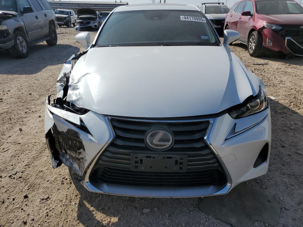 2017 Lexus IS - Image 5