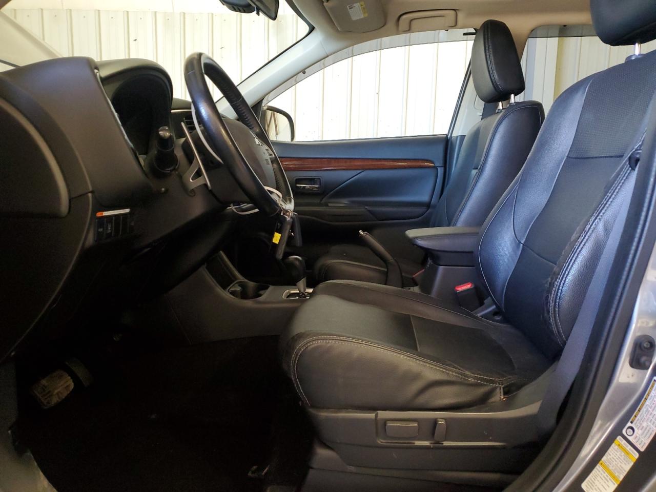 2014 Mitsubishi Outlander - Image 7