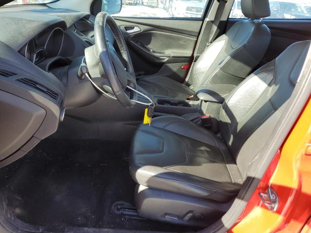  FORD FOCUS 2015 Червоний