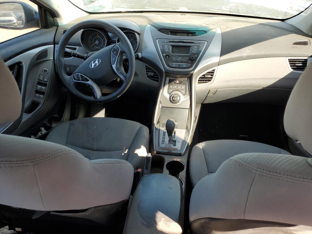 2013 Hyundai Elantra - Image 8