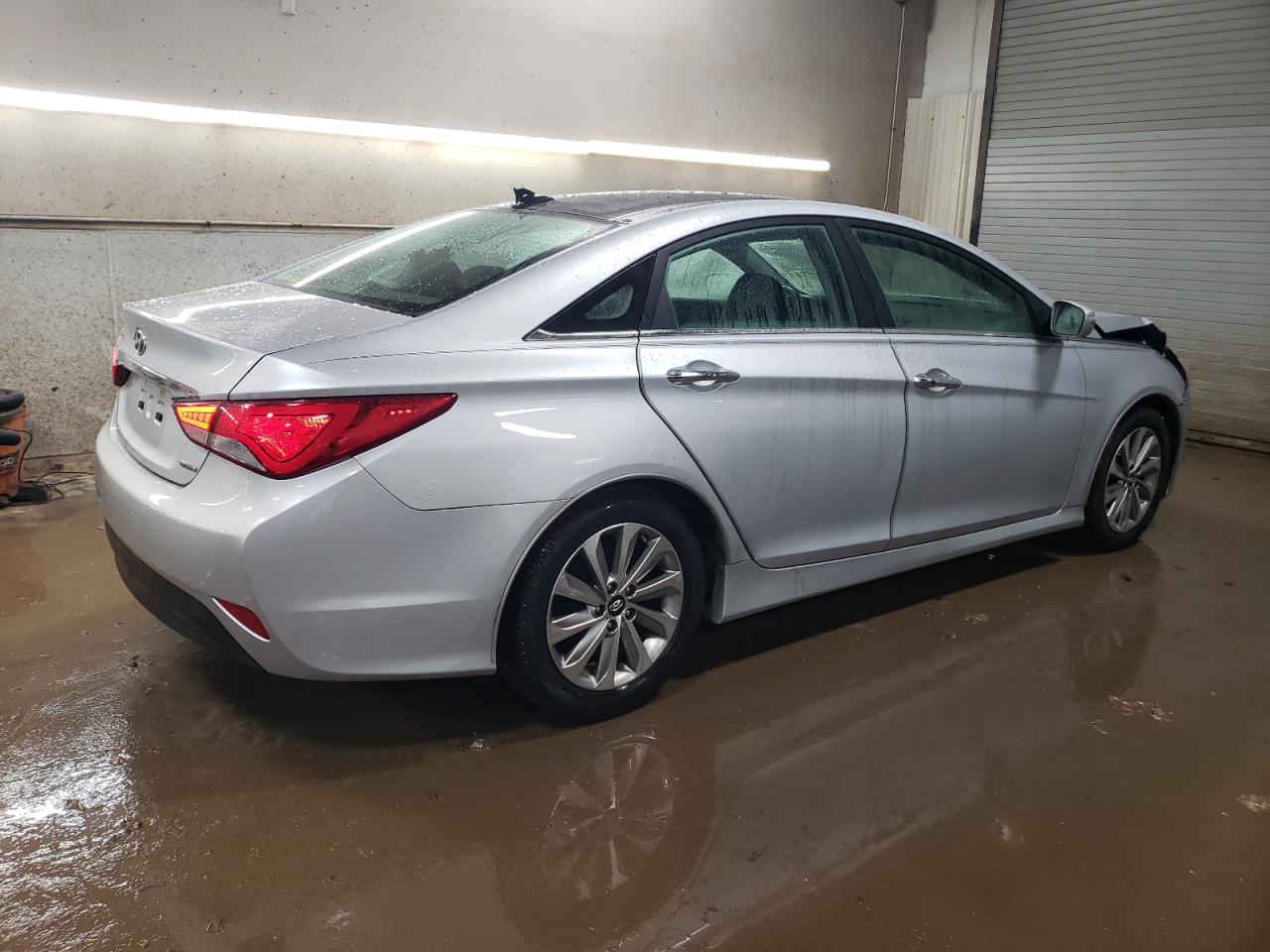 2014 Hyundai Sonata - Image 3