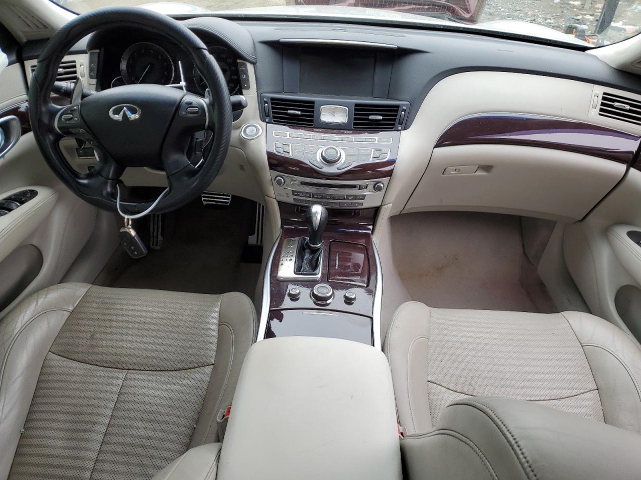 2012 Infiniti M - Image 8