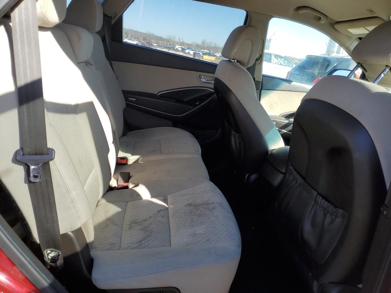 2014 Hyundai Santa Fe - Image 11