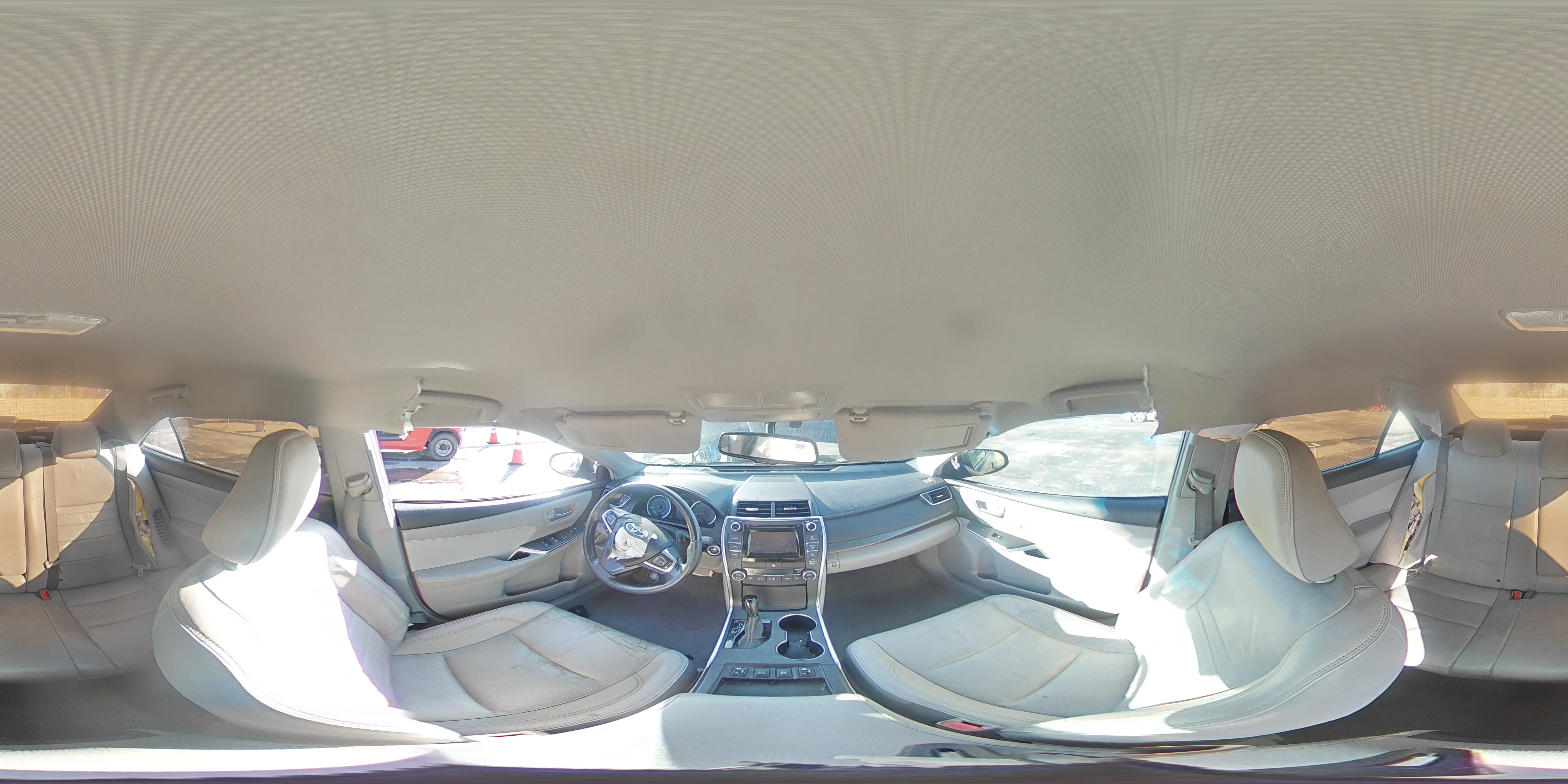 2015 Toyota Camry - Image 13