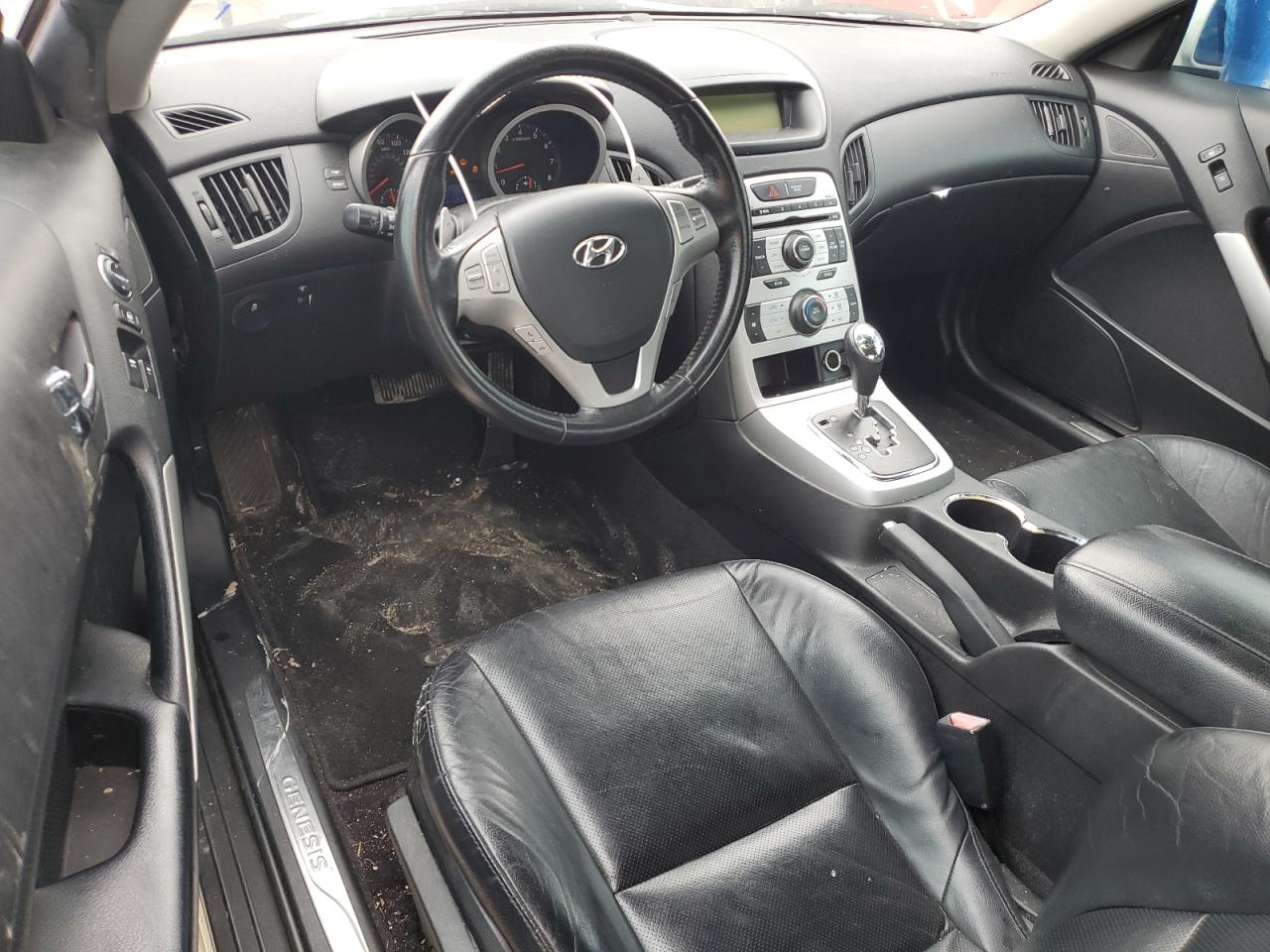 2010 Hyundai Genesis - Image 8