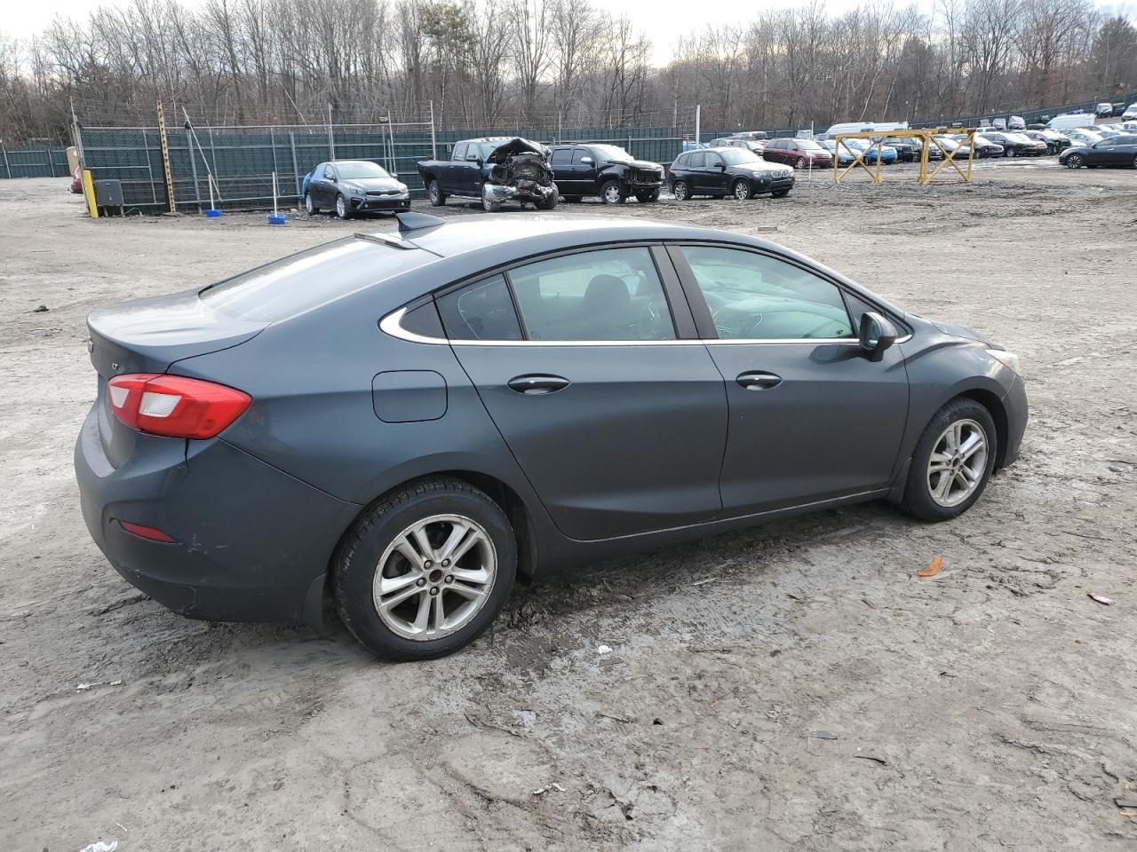 2017 Chevrolet Cruze - Image 3