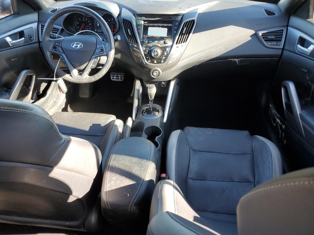 2016 Hyundai Veloster - Image 8