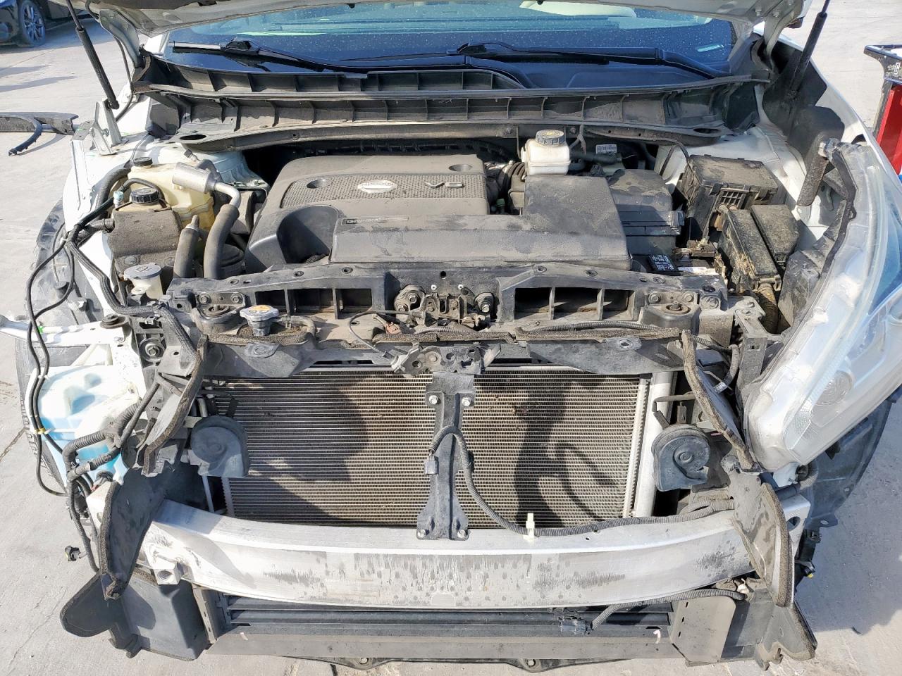 2015 Nissan Murano - Image 12