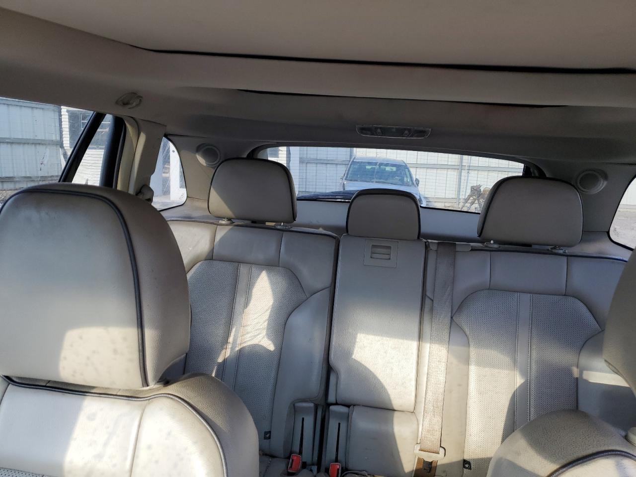 2011 Lincoln MKX - Image 10