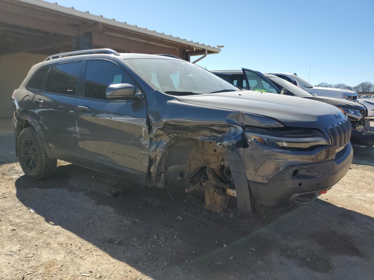 2019 Jeep Cherokee - Image 4