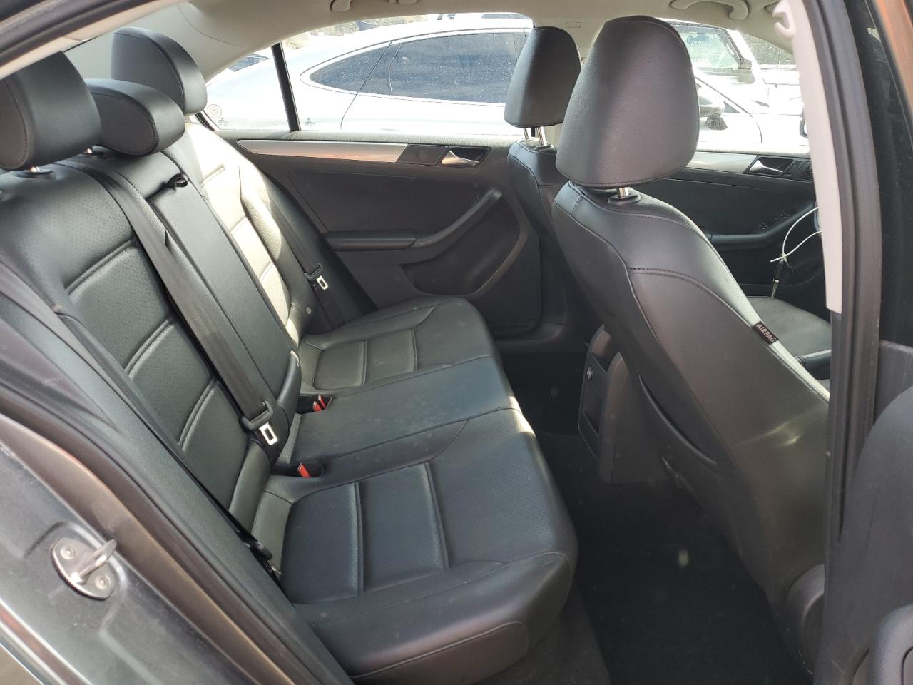 2015 Volkswagen Jetta - Image 11