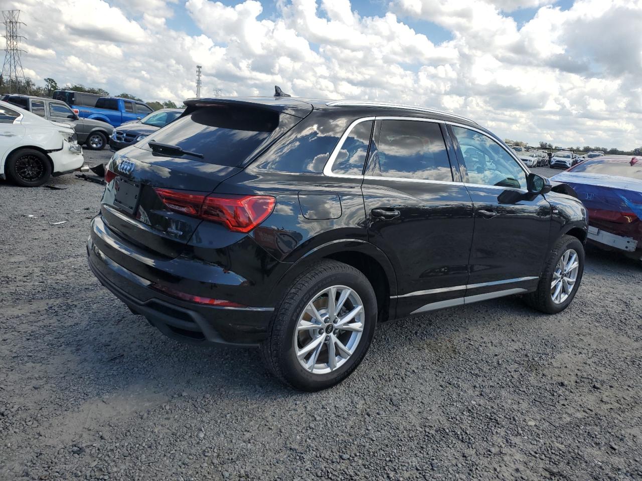 2024 Audi Q3 - Image 3
