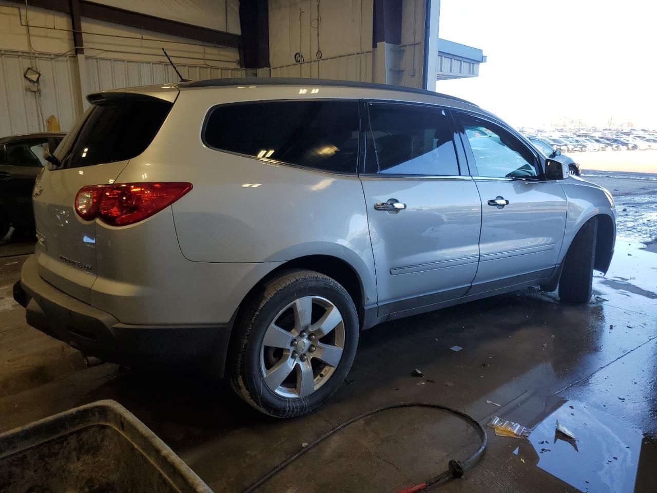 2011 Chevrolet Traverse - Image 3
