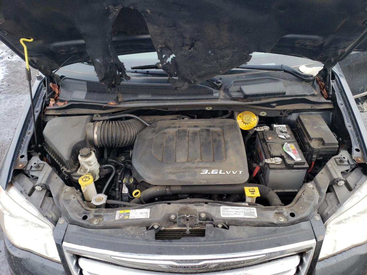 2014 Chrysler Town & Country - Image 12
