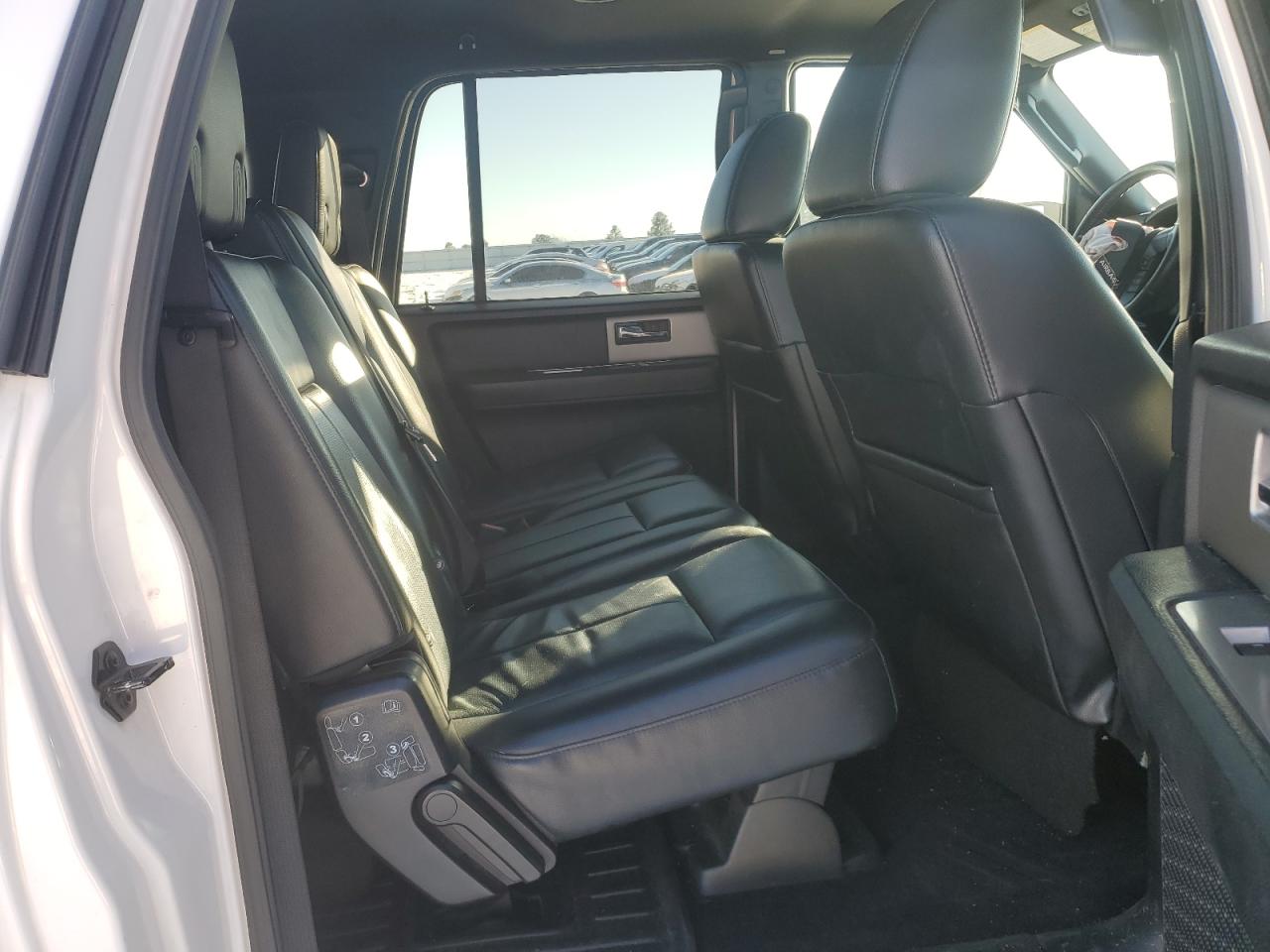 2016 Ford Expedition - Image 11