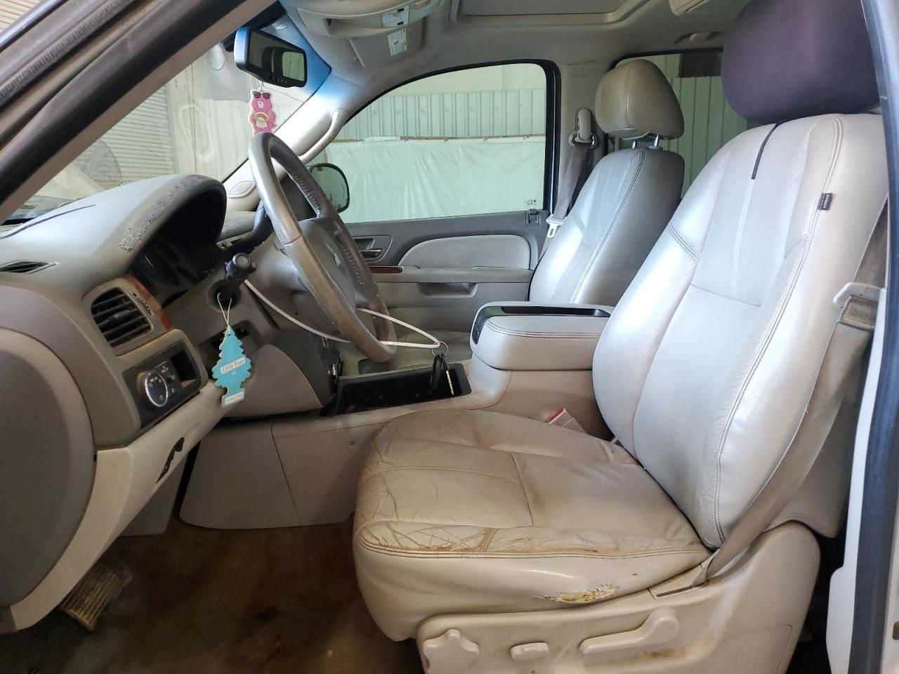 2014 Chevrolet Suburban - Image 7
