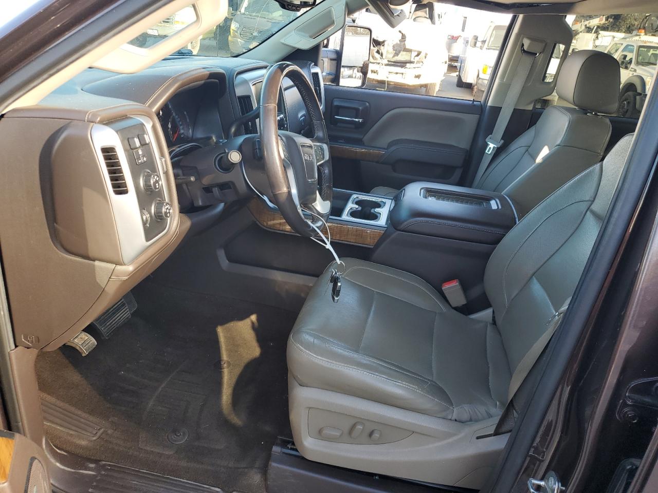 2016 GMC Sierra - Image 7