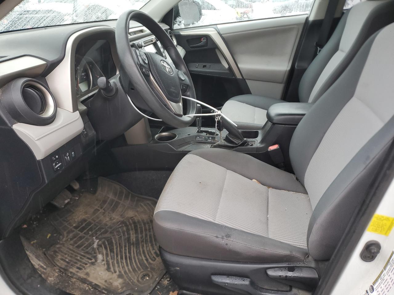 2013 Toyota RAV 4 - Image 7