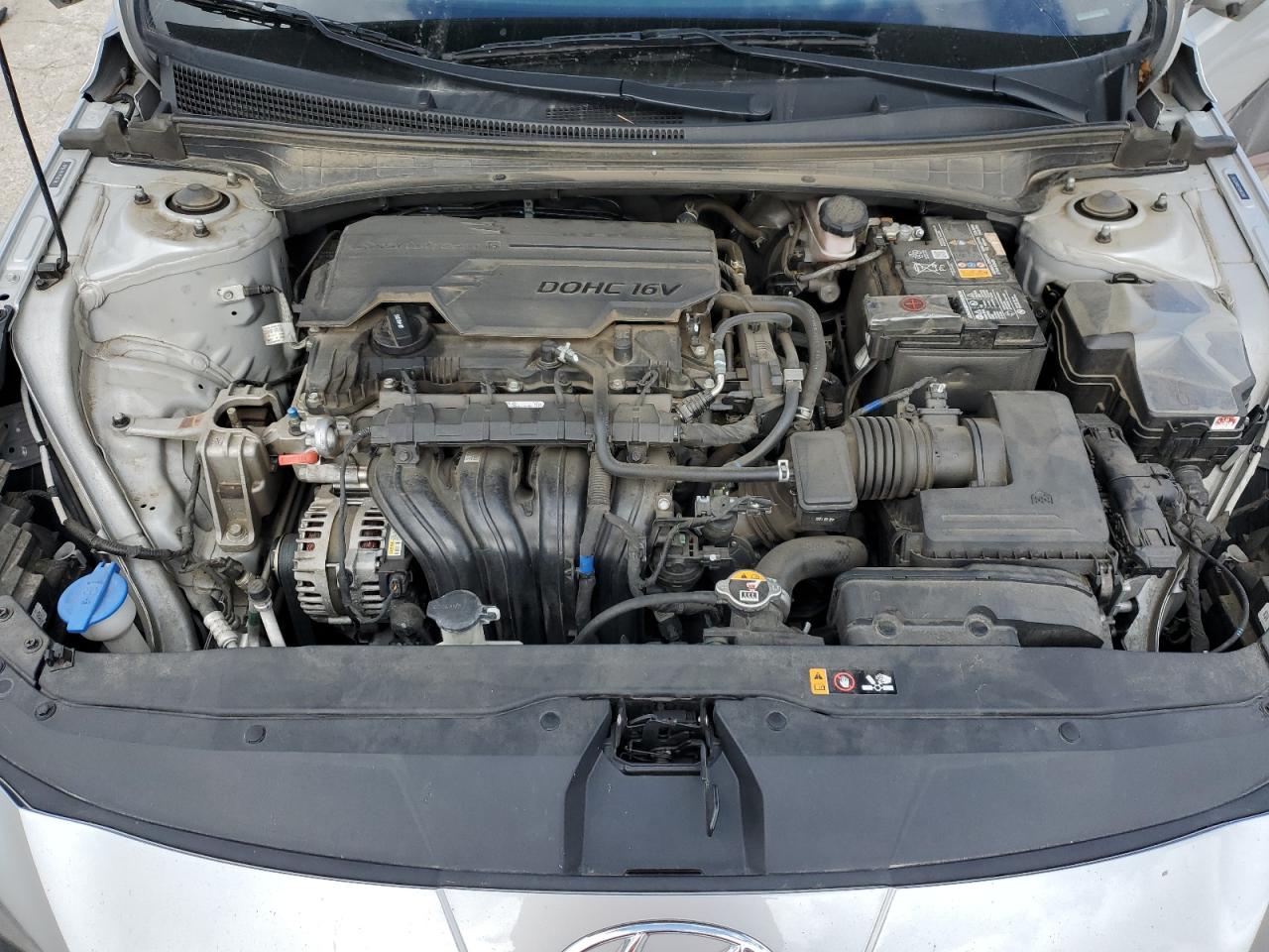 2022 Hyundai Elantra - Image 11