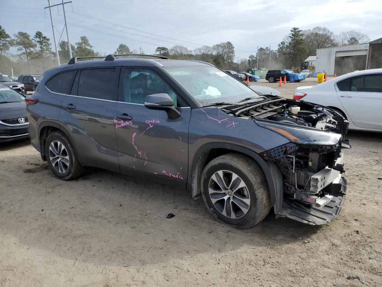 2024 Toyota Highlander - Image 4