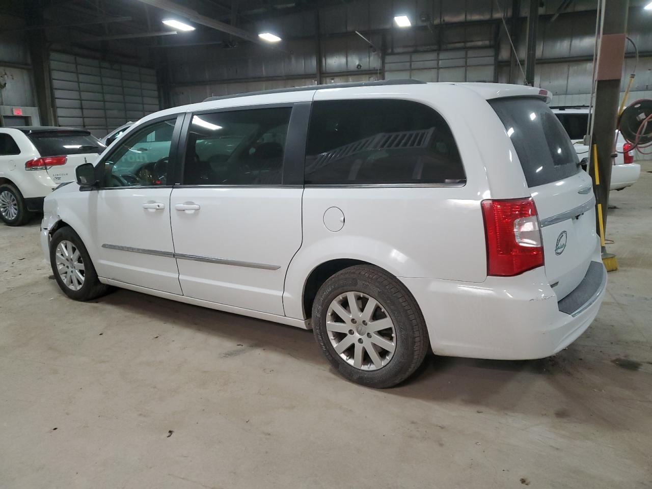 2014 Chrysler Town & Country - Image 2