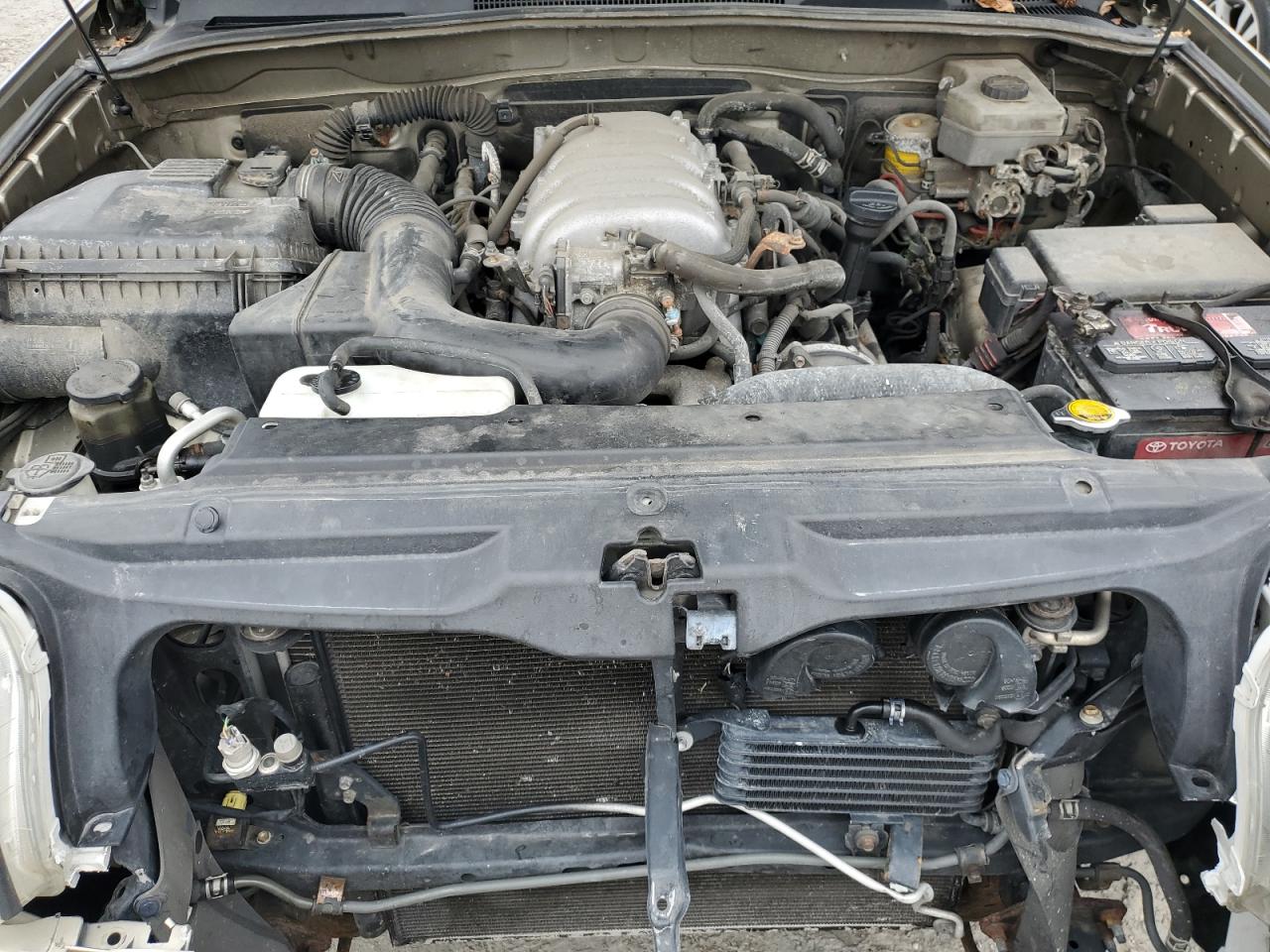 2004 Toyota 4Runner - Image 12
