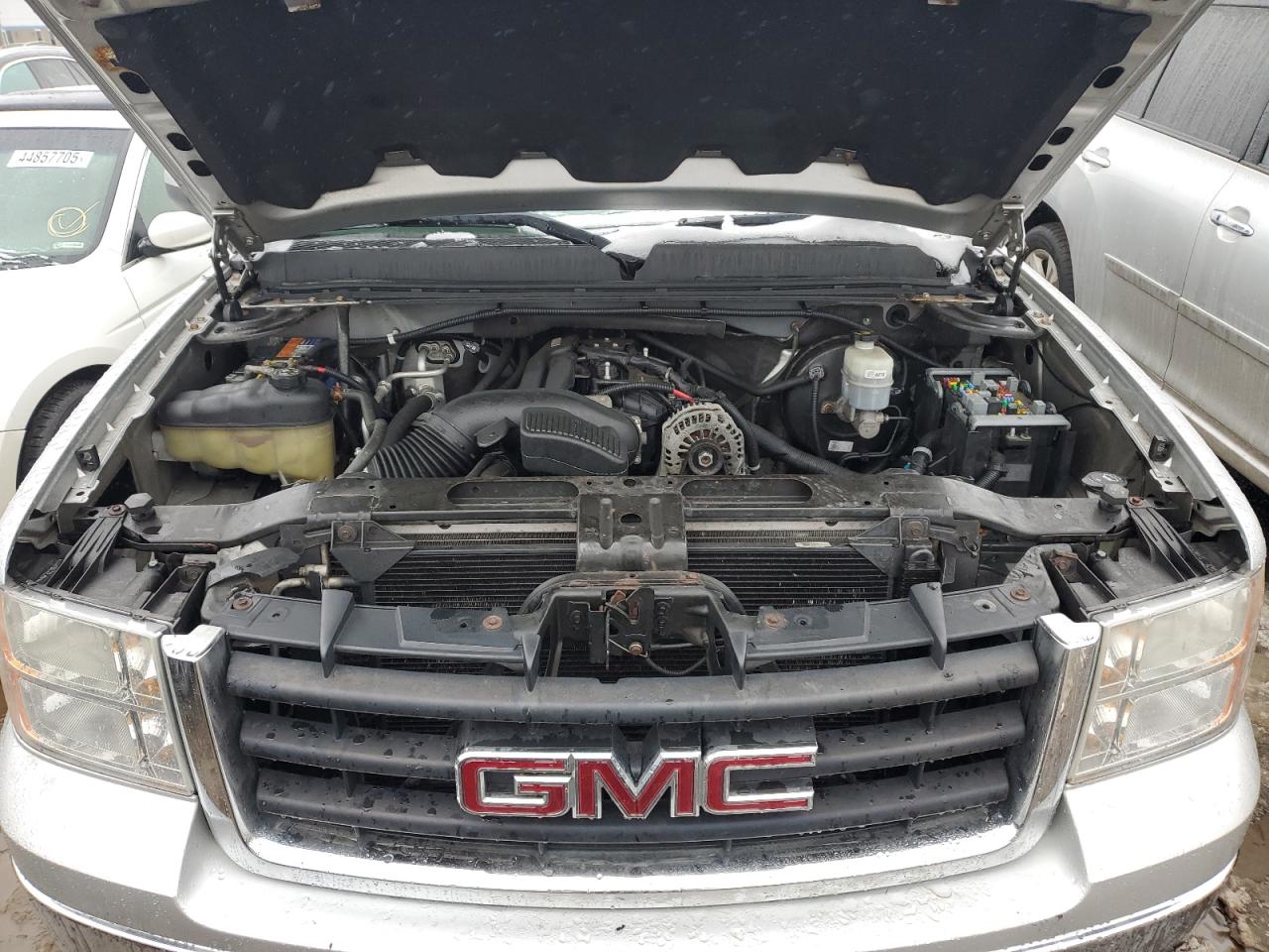 2010 GMC Sierra - Image 11