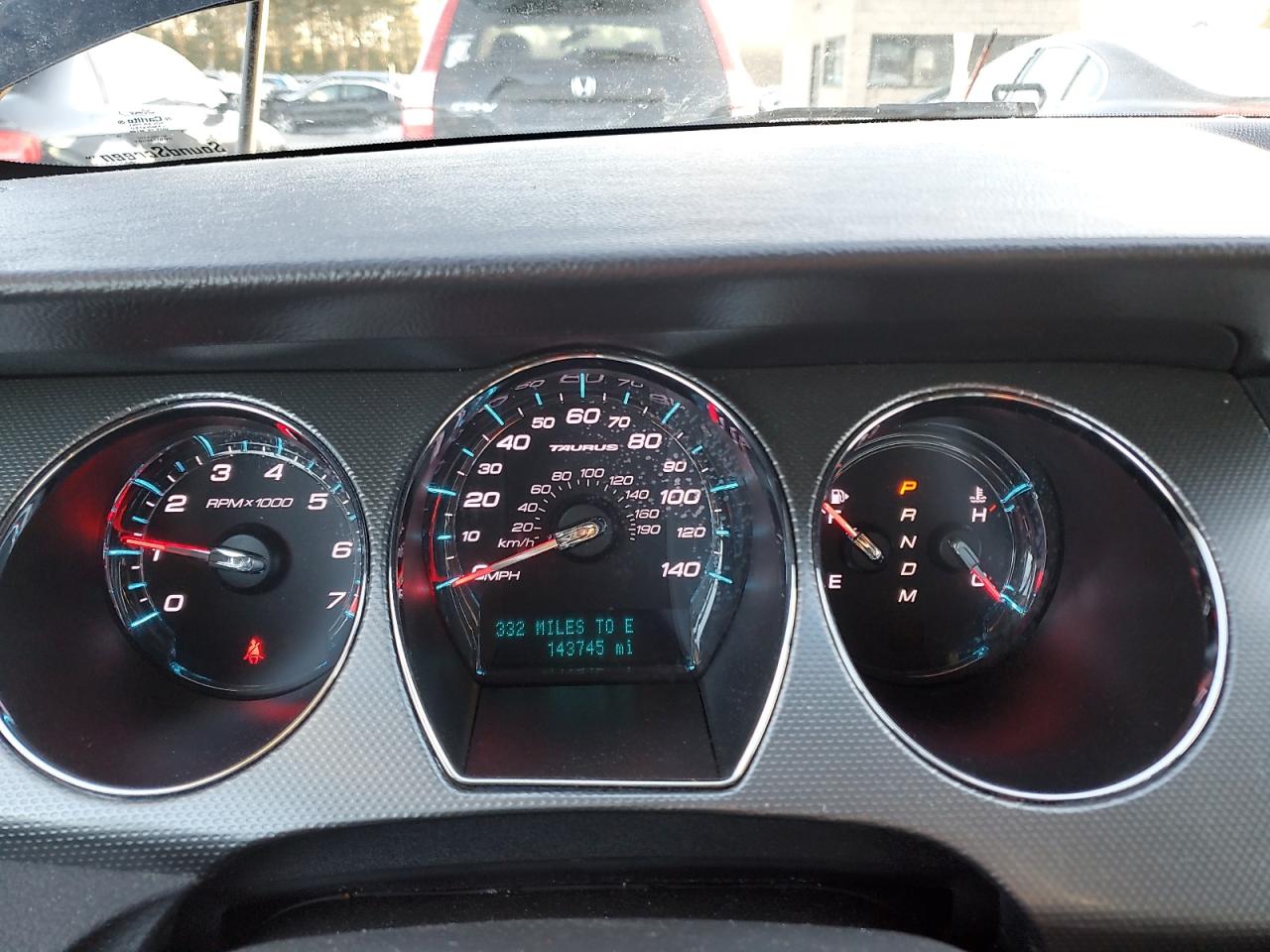 2011 Ford Taurus - Image 9