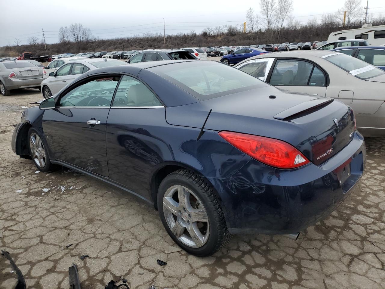 2009 Pontiac G6 - Image 2