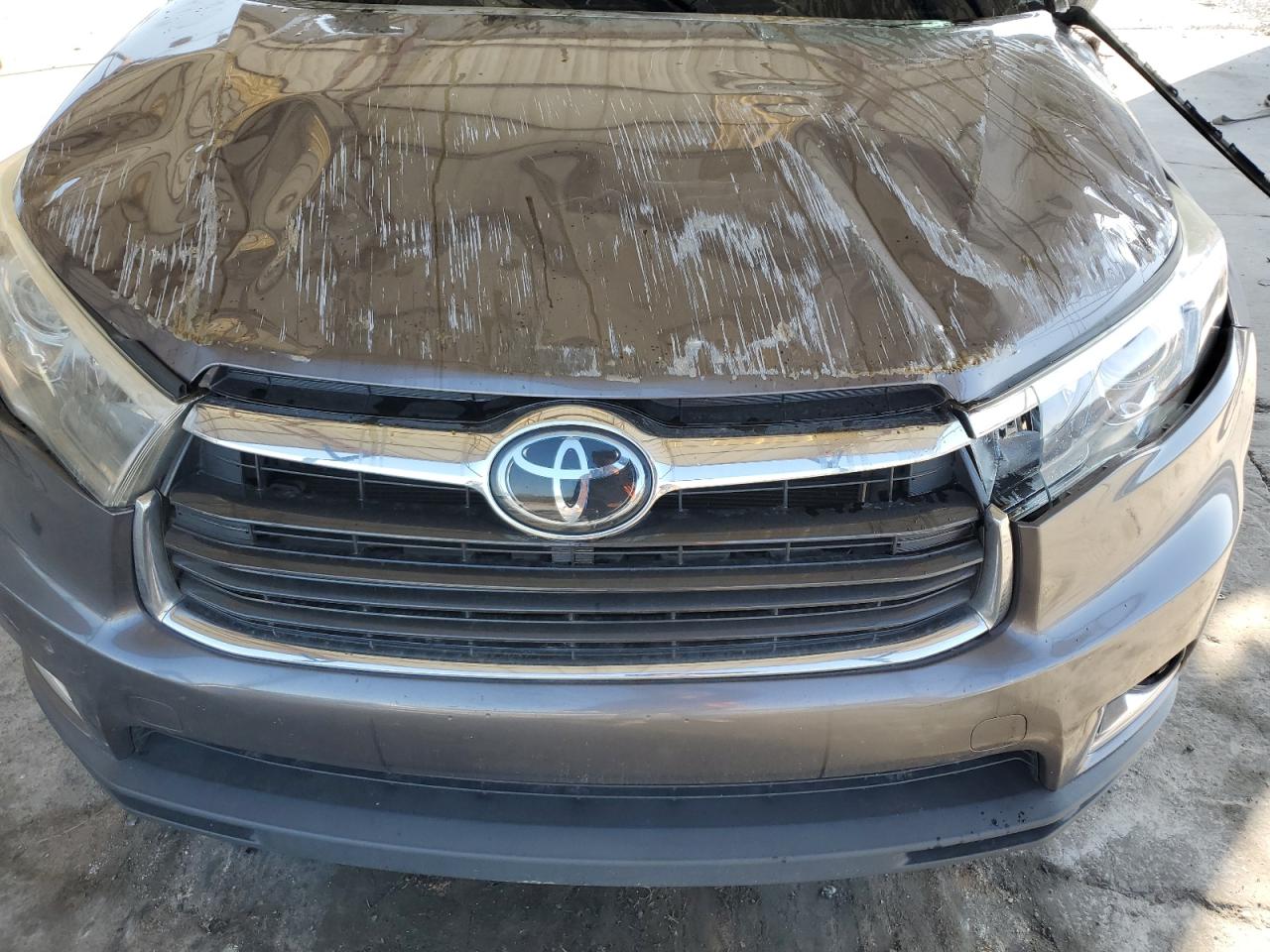 2015 Toyota Highlander - Image 13