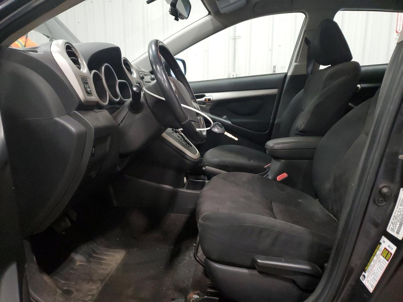 2009 Pontiac Vibe - Image 7