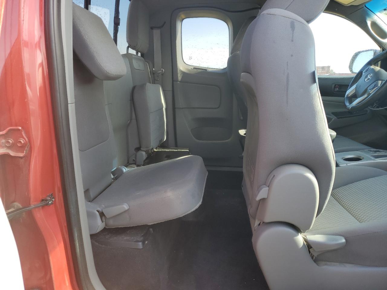 2015 Toyota Tacoma - Image 10