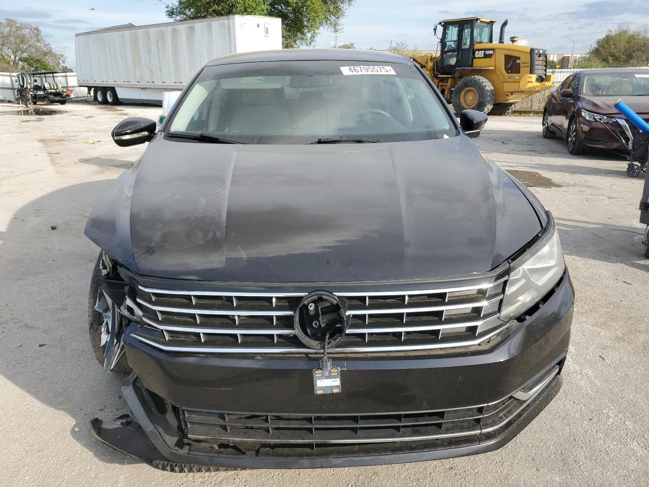 2018 Volkswagen Passat - Image 5