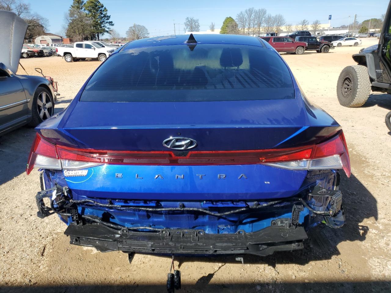 2022 Hyundai Elantra - Image 6