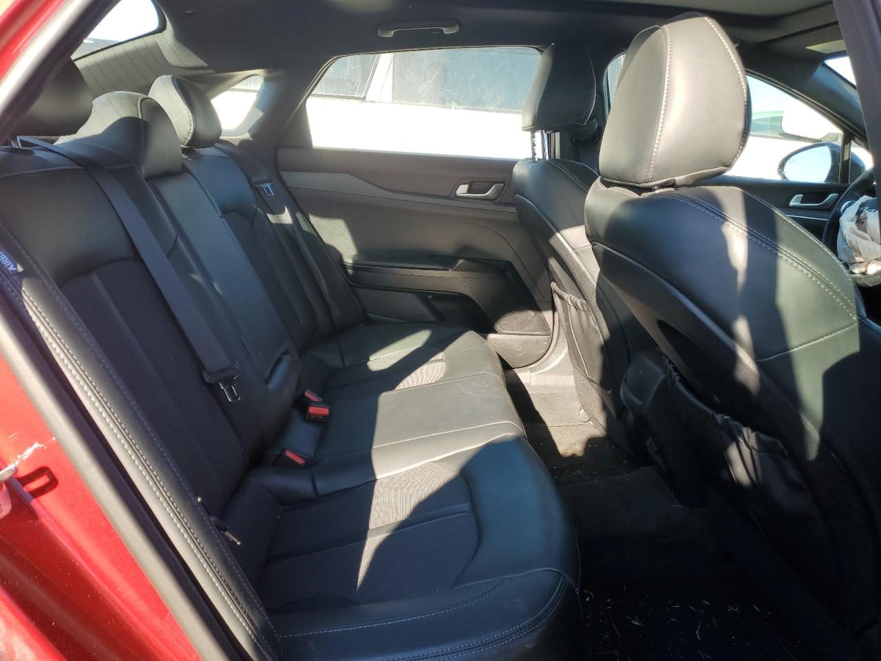 2022 Kia K5 - Image 10
