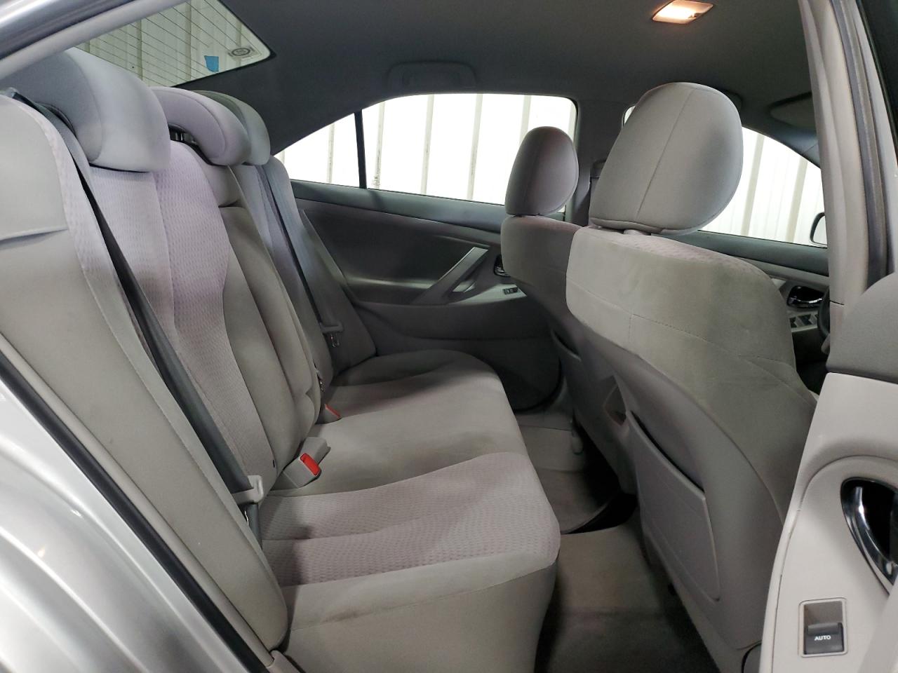2011 Toyota Camry - Image 10