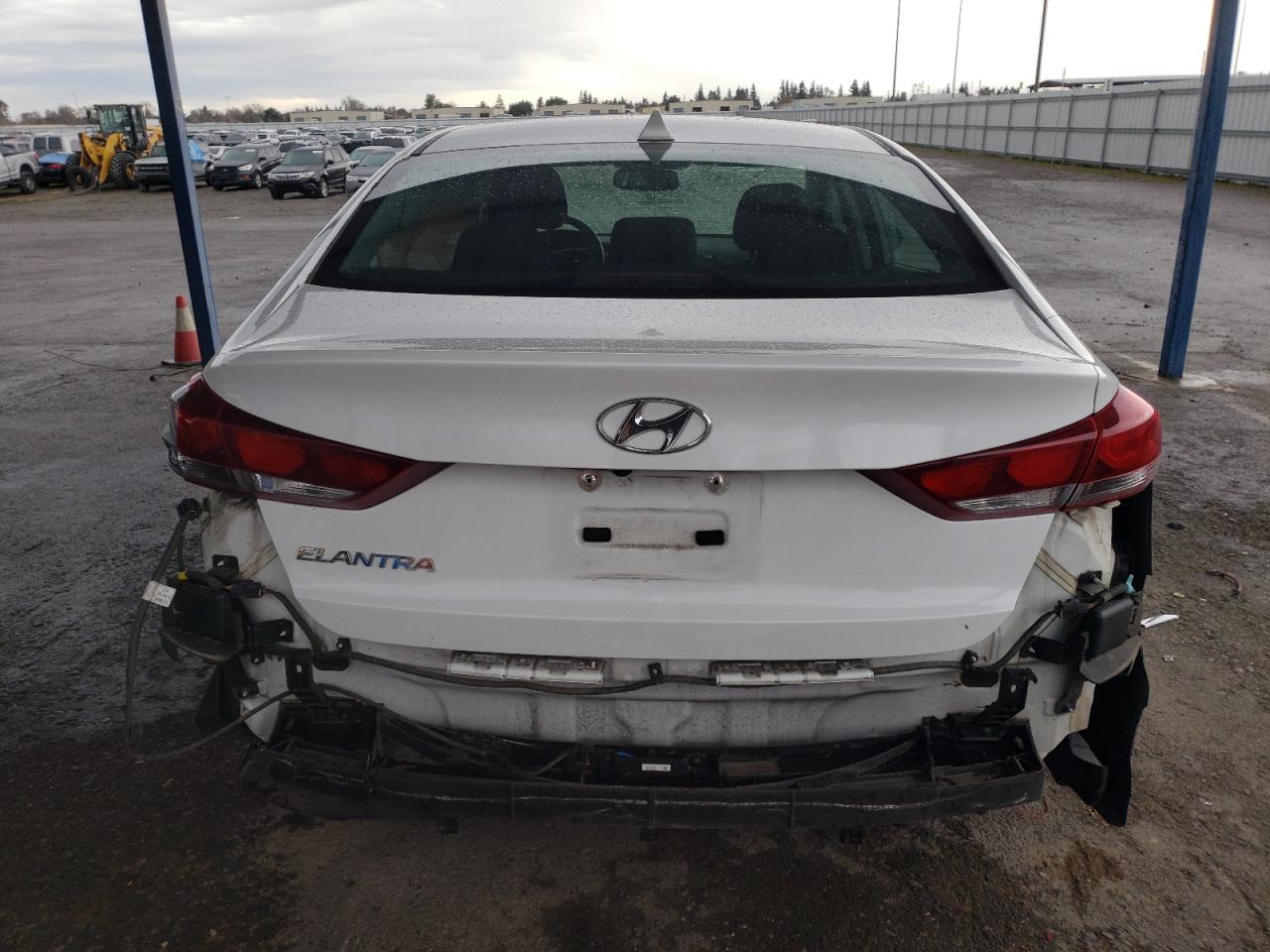 2018 Hyundai Elantra - Image 6