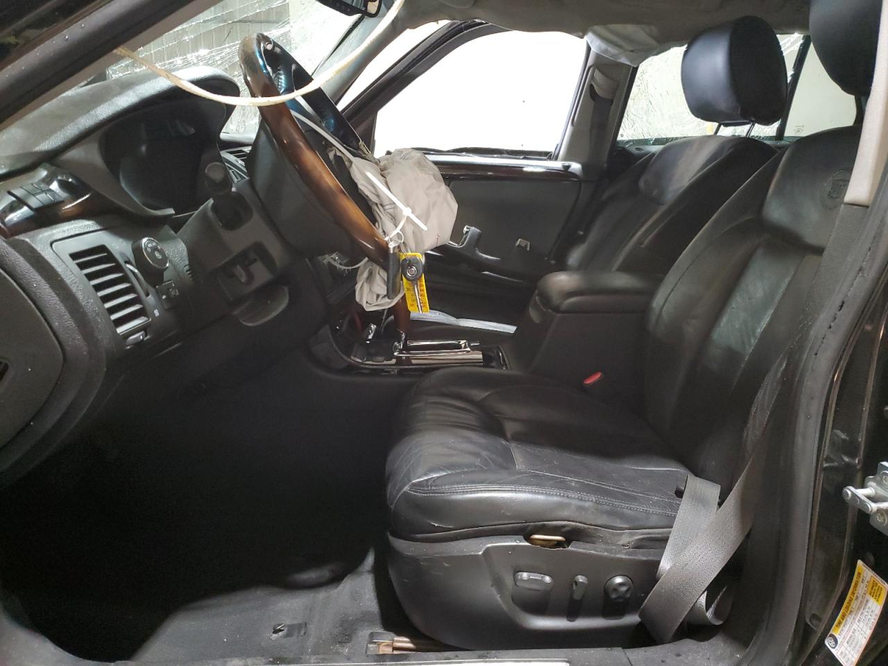 2009 Cadillac DTS - Image 7