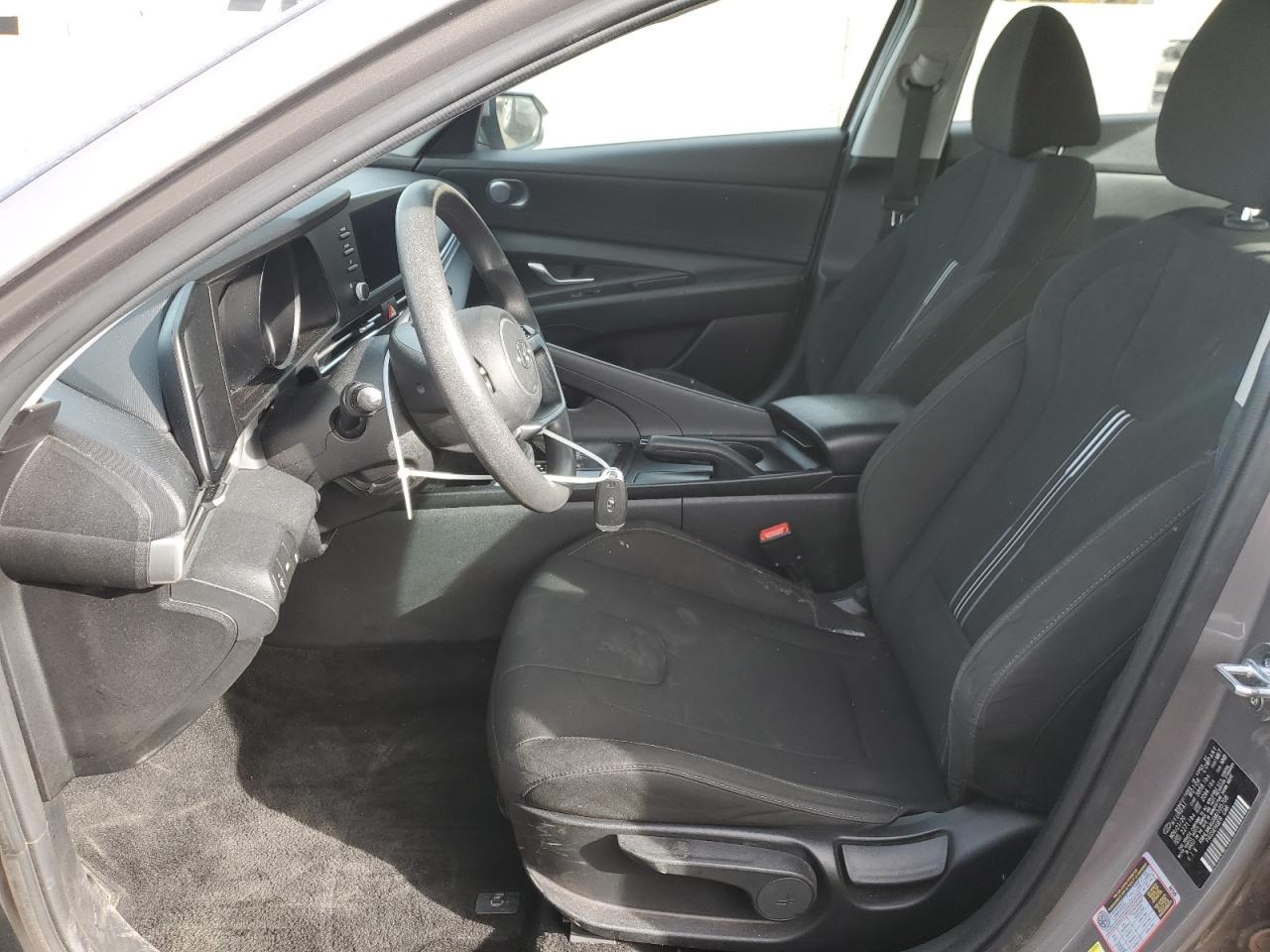 2021 Hyundai Elantra - Image 7