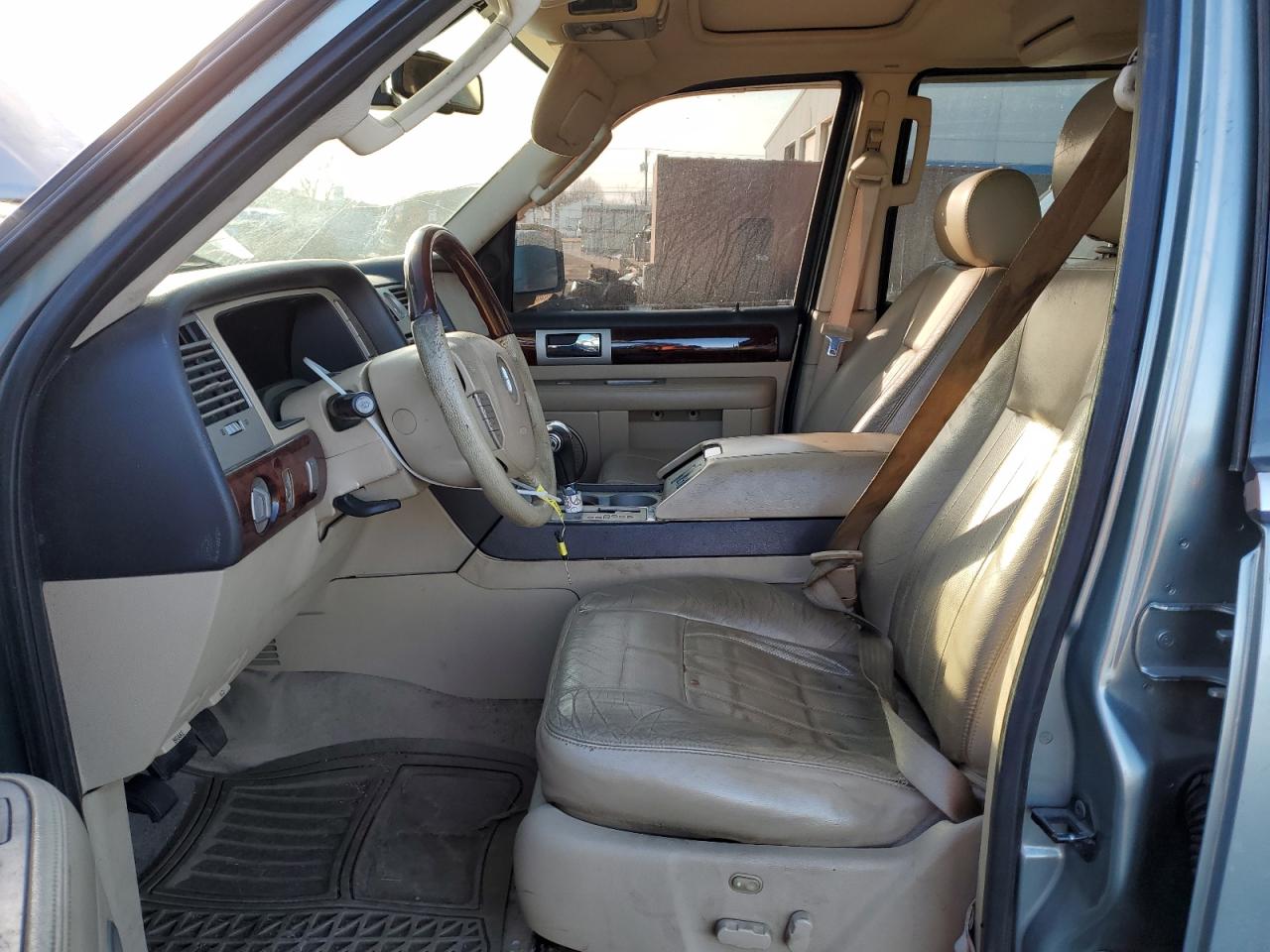 2006 Lincoln Navigator - Image 7