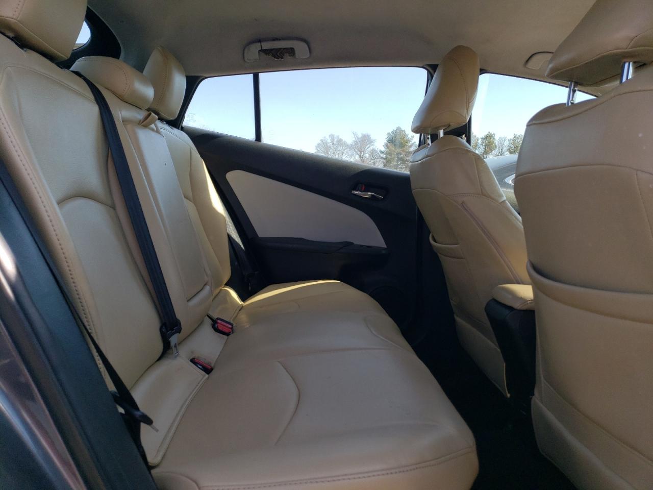 2016 Toyota Prius - Image 11