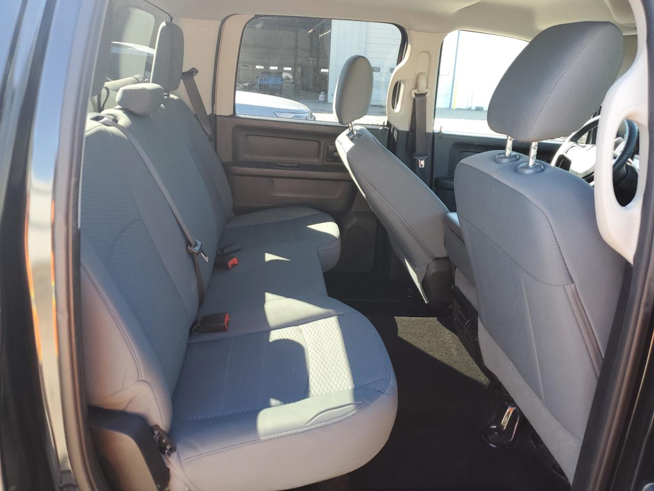 2015 RAM 1500 - Image 10
